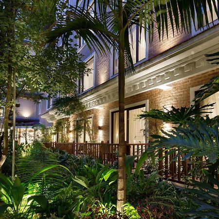 Hotel Thrive, A Tropical Courtyard Kathmandu Exterior foto