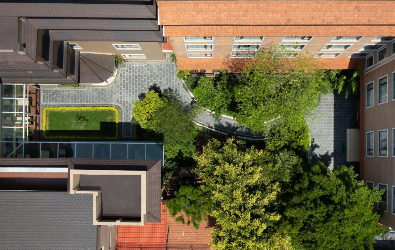 Hotel Thrive, A Tropical Courtyard Kathmandu Exterior foto